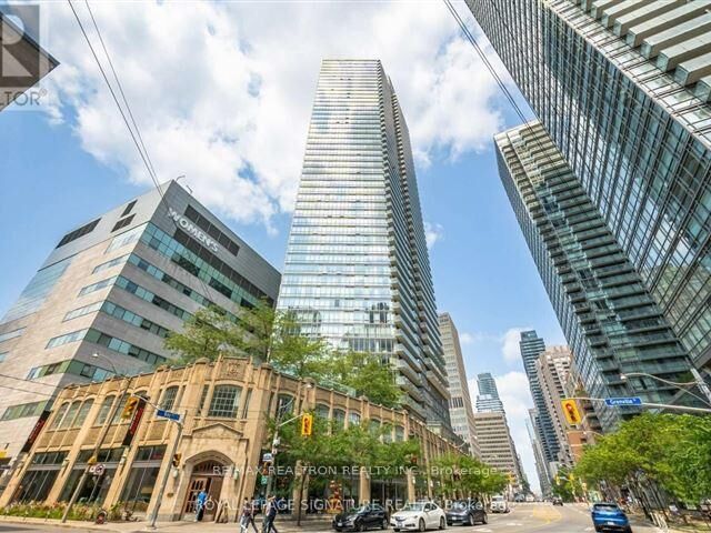 Property Photo: 832 Bay Street 3201 ON M5S 1Z6