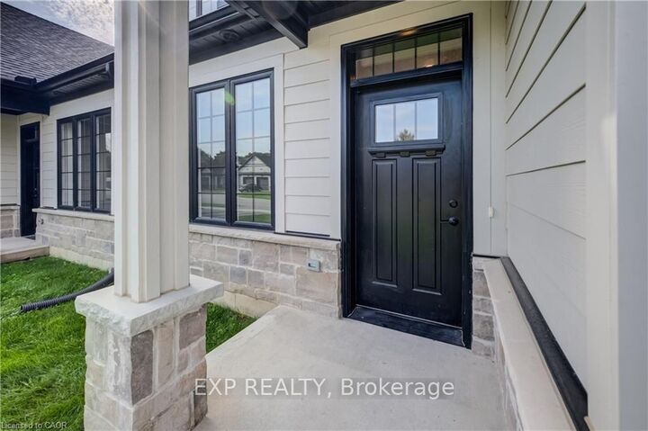 Property Photo: 12 Washington Street 102 ON N0J 1P0