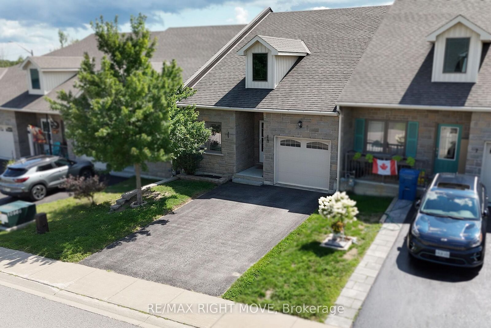 Property Photo: 11 Danny Drive ON L3V 0G3