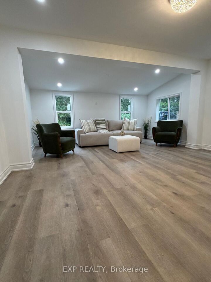 Property Photo:  137 Old North Road S  ON P1H 2J4 