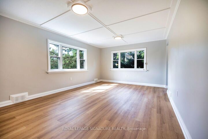 Property Photo: 688 Aylmer Street Unit 5 ON K9H 3X6