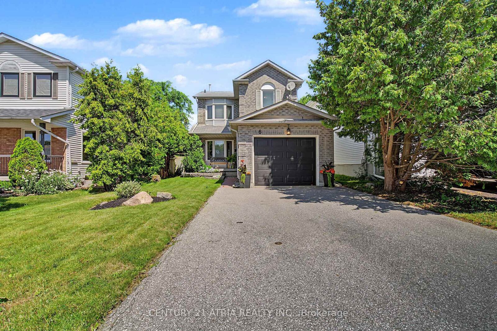 Property Photo: 6 Burnham Boulevard ON L1A 4H4