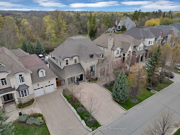 Property Photo: 62 Autumn Grove Court ON L0J 1C0