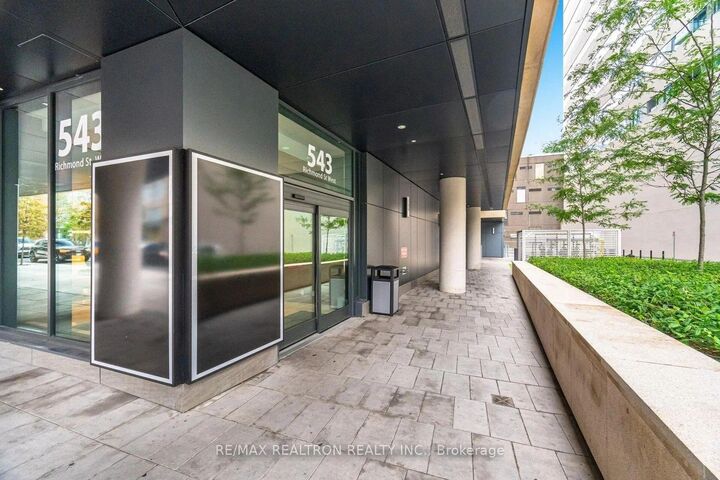 Property Photo: 543 Richmond Street W 1427 ON M5V 0W9