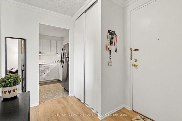 Property Photo: 915 Elmsmere Road 1006 ON K1J 8H8