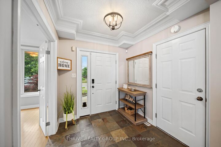 Property Photo: 102 Loggers Grove ON N6W 6G5
