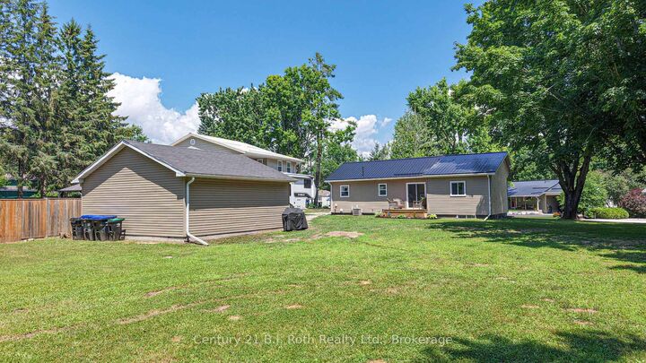 Property Photo: 3332 Cleveland Avenue ON L0K 1G0