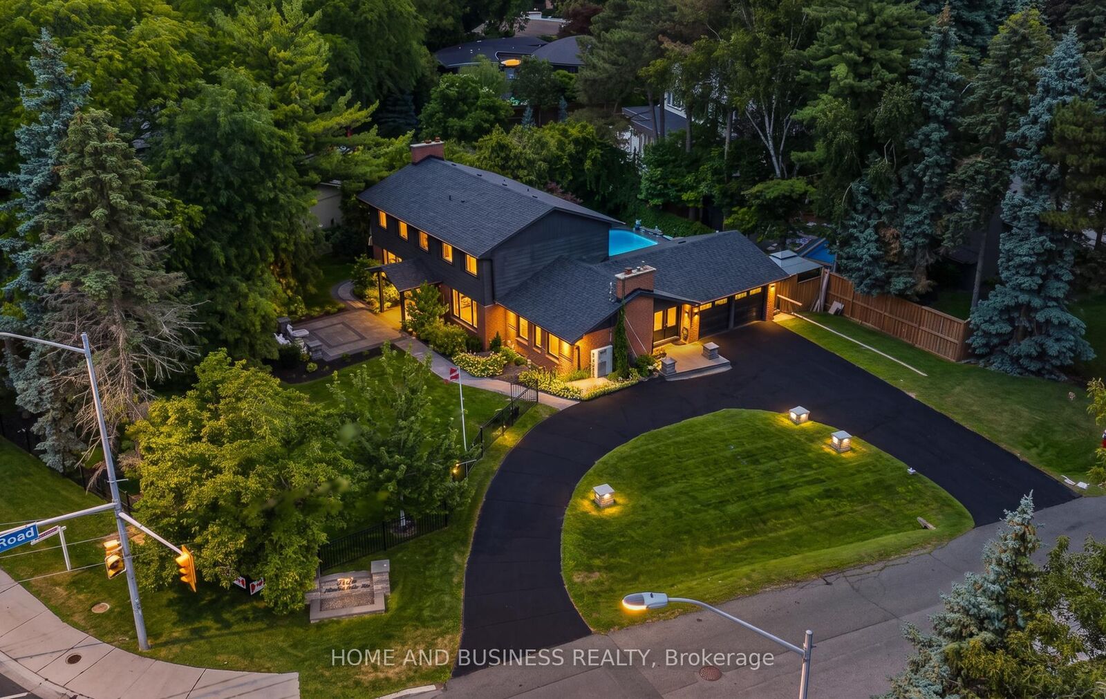 Property Photo:  1335 Mississauga Road  ON L5H 2J3 