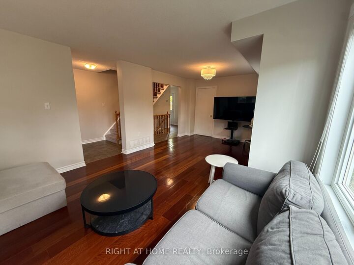 Property Photo: 5865 Dalebrook Crescent 70B ON L5M 5X1