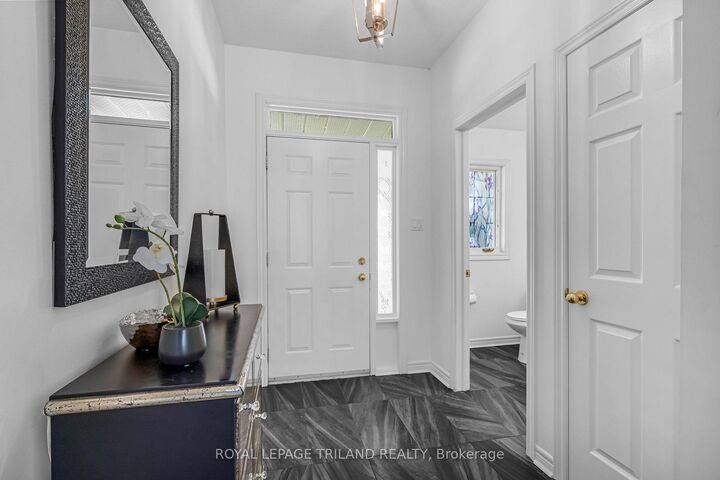 Property Photo:  519 Riverside Drive 39  ON N6H 5J3 