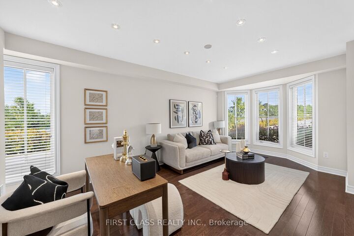Property Photo: 67 Walter Scott Crescent ON L6C 0E7