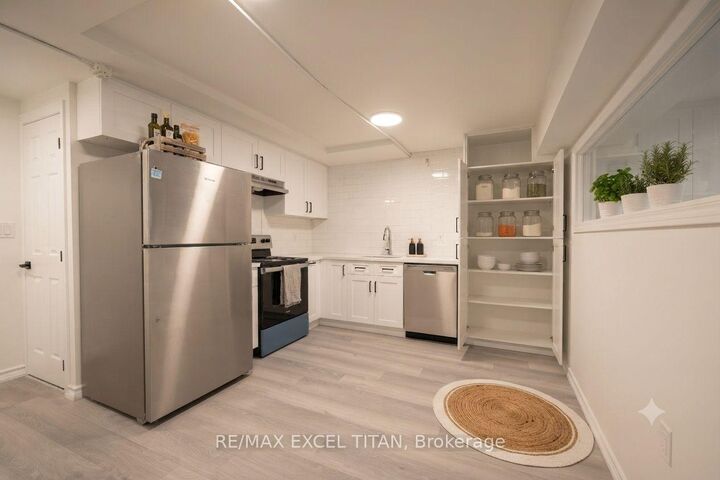Property Photo:  2255 Weston Road 601  ON M9N 1Y5 
