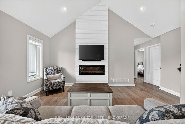 Property Photo: 31 Hilda Street ON K0C 1P0