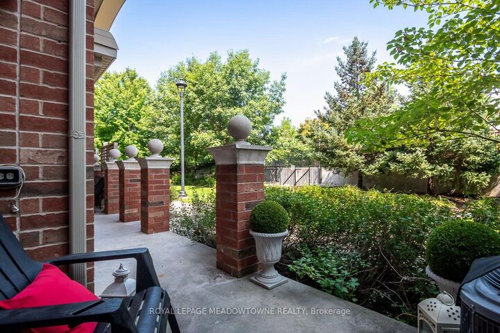 Property Photo: 2563 Sixth Line 15 ON L6H 0H7