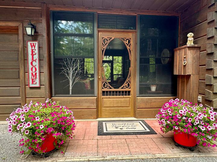 Property Photo: 55 Golf Club Crescent ON K0M 1N0
