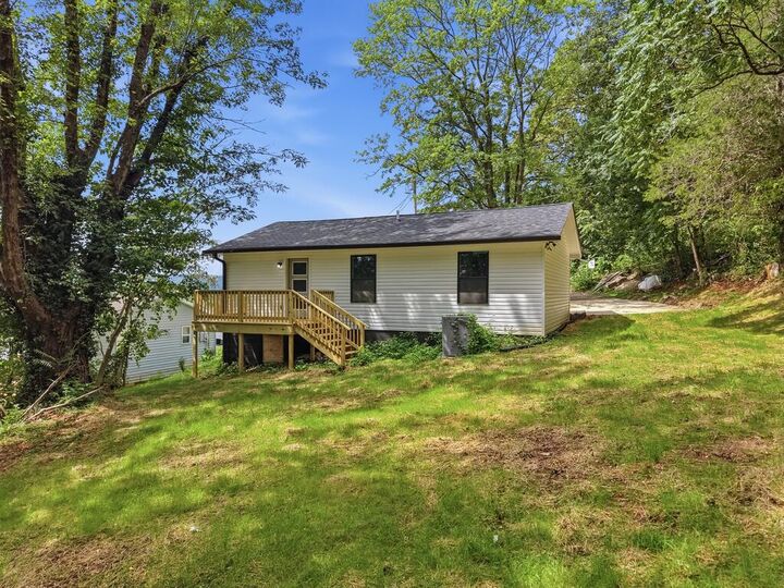 Property Photo: 815 Water Street TN 38570
