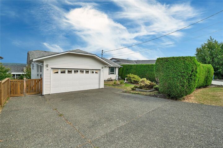 641 Alder St S — photo 1