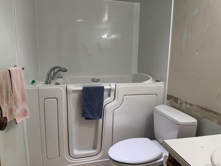 Property Photo: 4728 Uplands Dr #407 BC V9T 4S9
