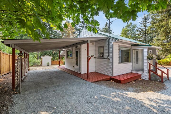 Property Photo: 1987 Cedar Rd BC V9X 1J4