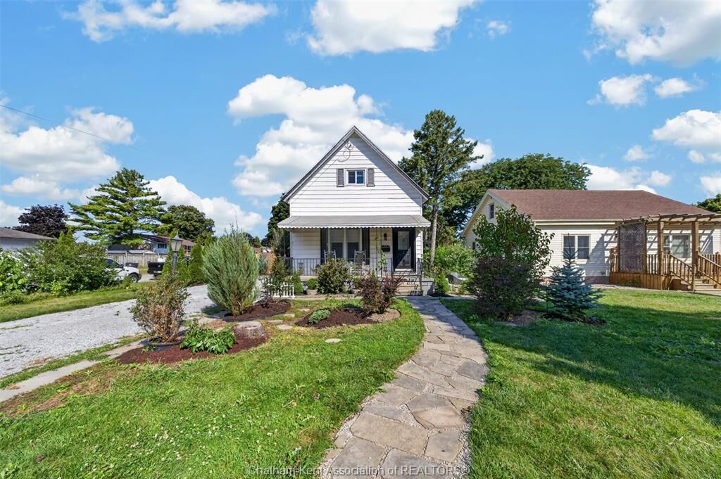 Property Photo: 45 Oxley Drive ON N7L 2K7