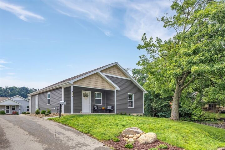 Property Photo: 1100 8th Ave PA 15066