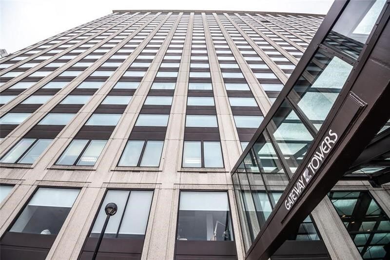 Property Photo:  320 Fort Duquesne Blvd 16B  PA 15222 