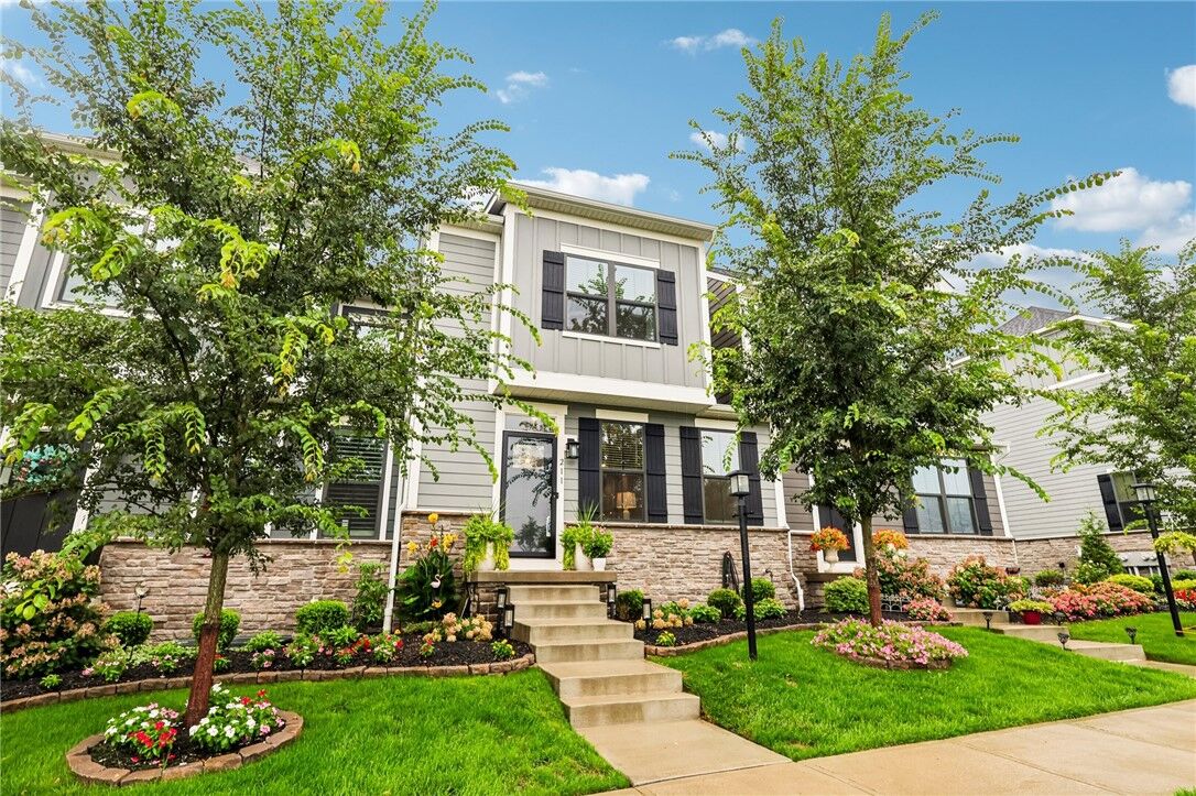 Property Photo:  211 Marketplace Avenue  PA 15108 