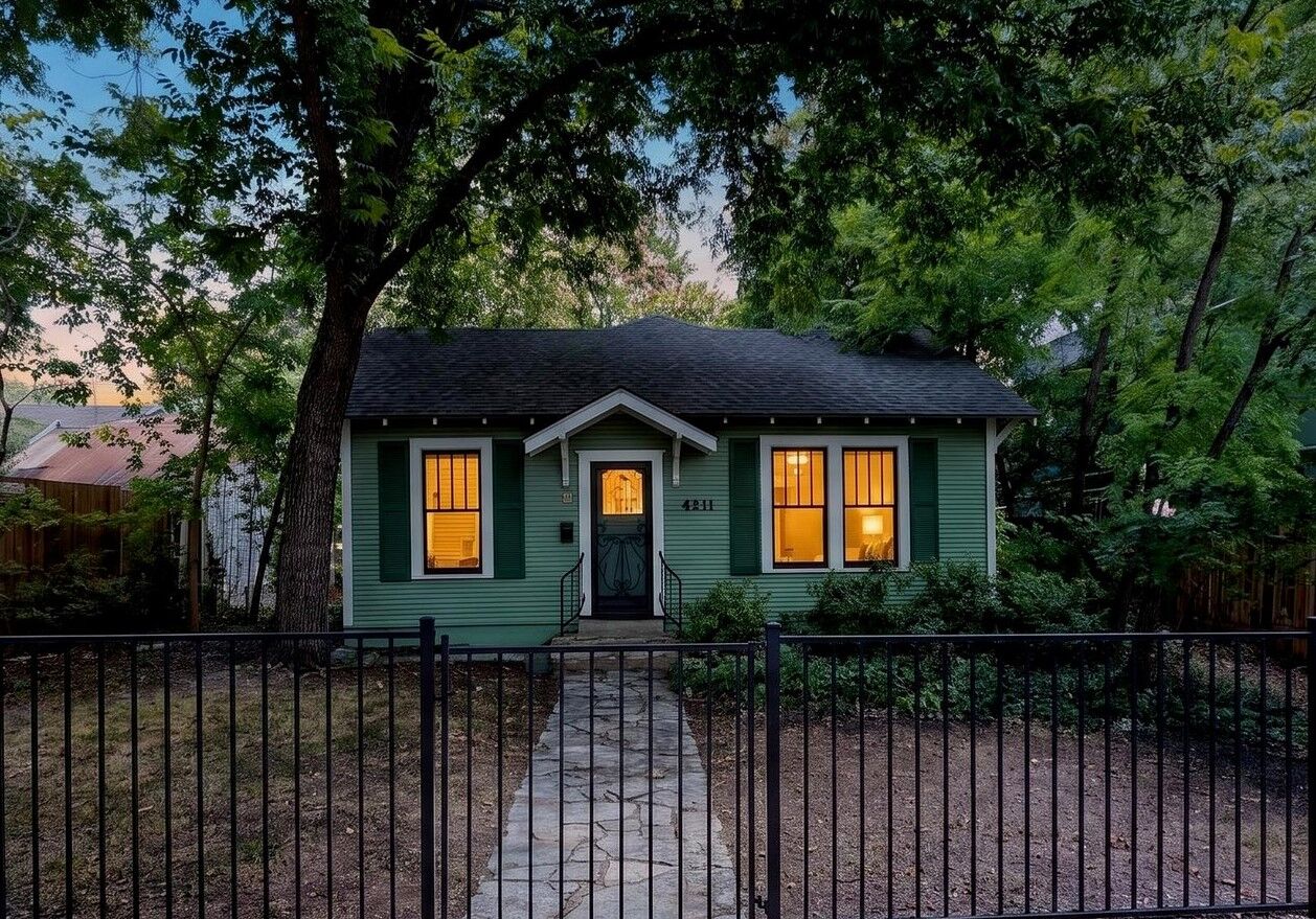 Property Photo:  4211 Avenue B  TX 78751 