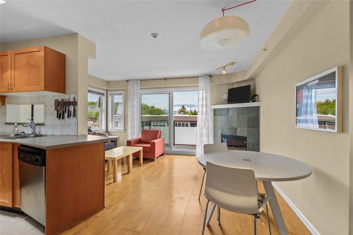 Property Photo:  3788 W 10th Avenue 301  BC V6R 2G4 