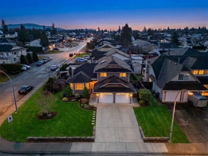 Property Photo: 32066 Sorrento Avenue BC V2T 5B7