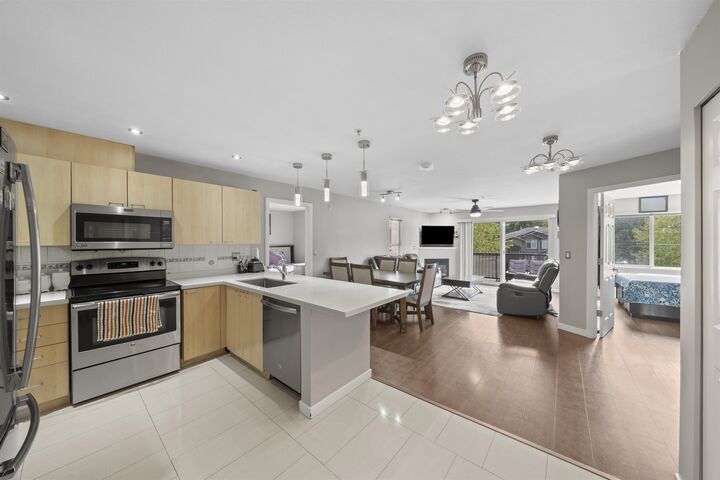 Property Photo: 12083 92A Avenue 207 BC V3V 8C8