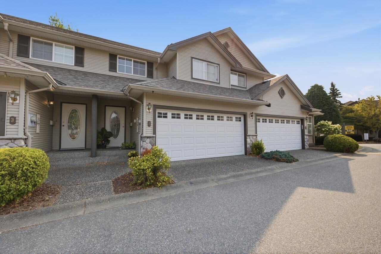 Property Photo:  46360 Valleyview Road 2  BC V2R 5L7 