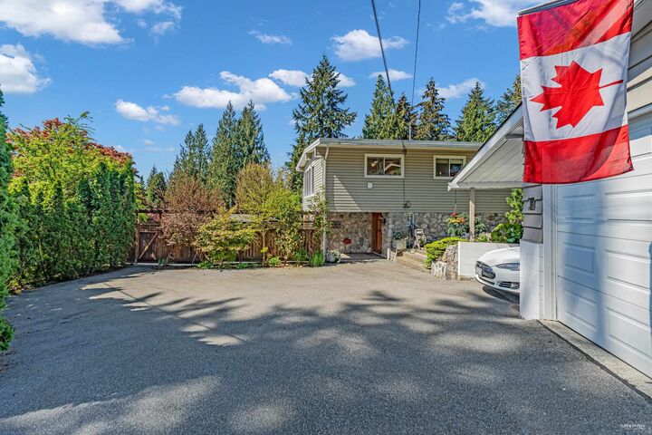 Property Photo: 4323 Valencia Avenue BC V7N 4A7