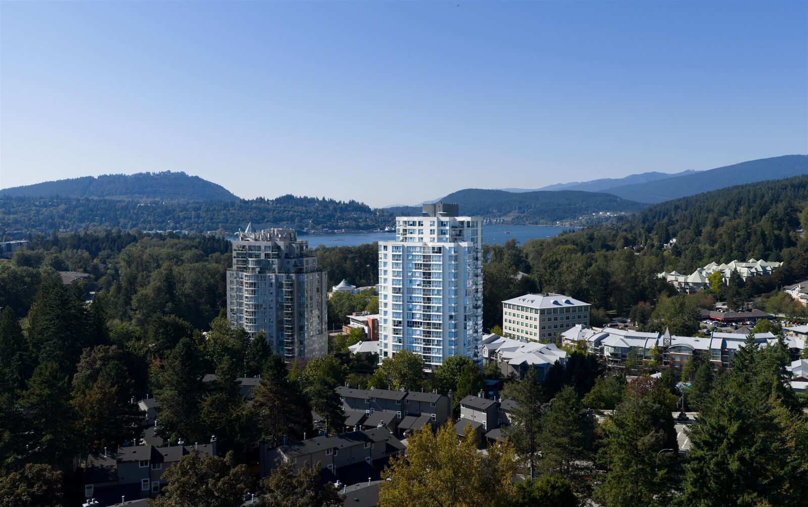 Property Photo: 235 Guildford Way 1403 BC V3H 5L8