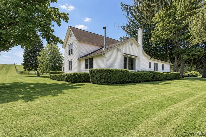 Property Photo: 9905 Rock Springs Road NY 14171