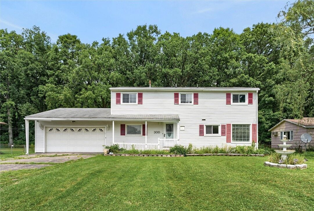 Property Photo:  300 Wildbriar Road  NY 14623 