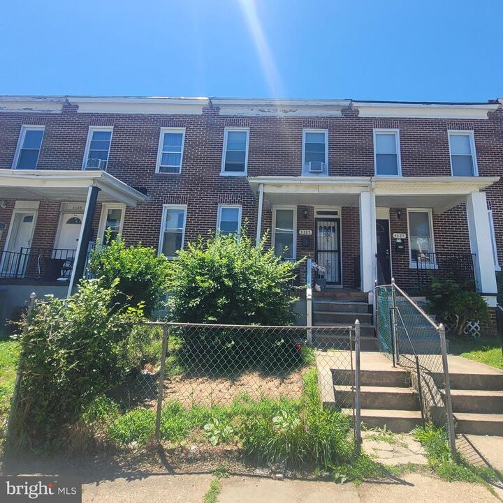 Property Photo: 3327 Ravenwood Avenue MD 21213
