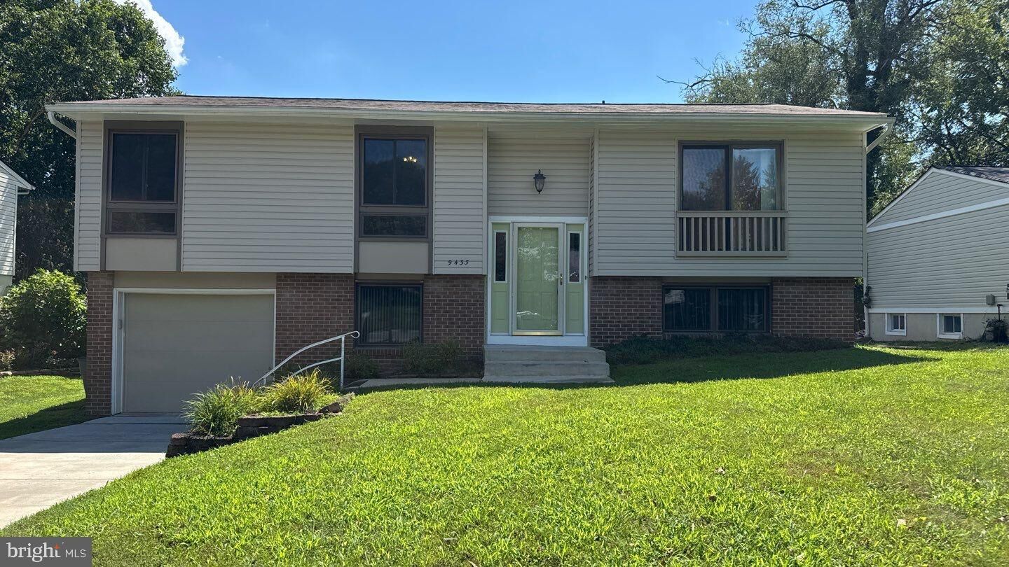 Property Photo:  9433 Wandering Way  MD 21045 