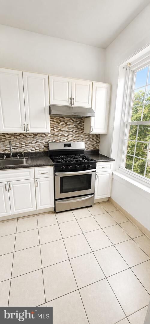 Property Photo: 136 S 5th Street PA 19602