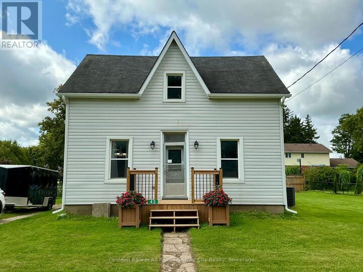 Property Photo:  43 Maddison Street East  ON N0K 1P0 
