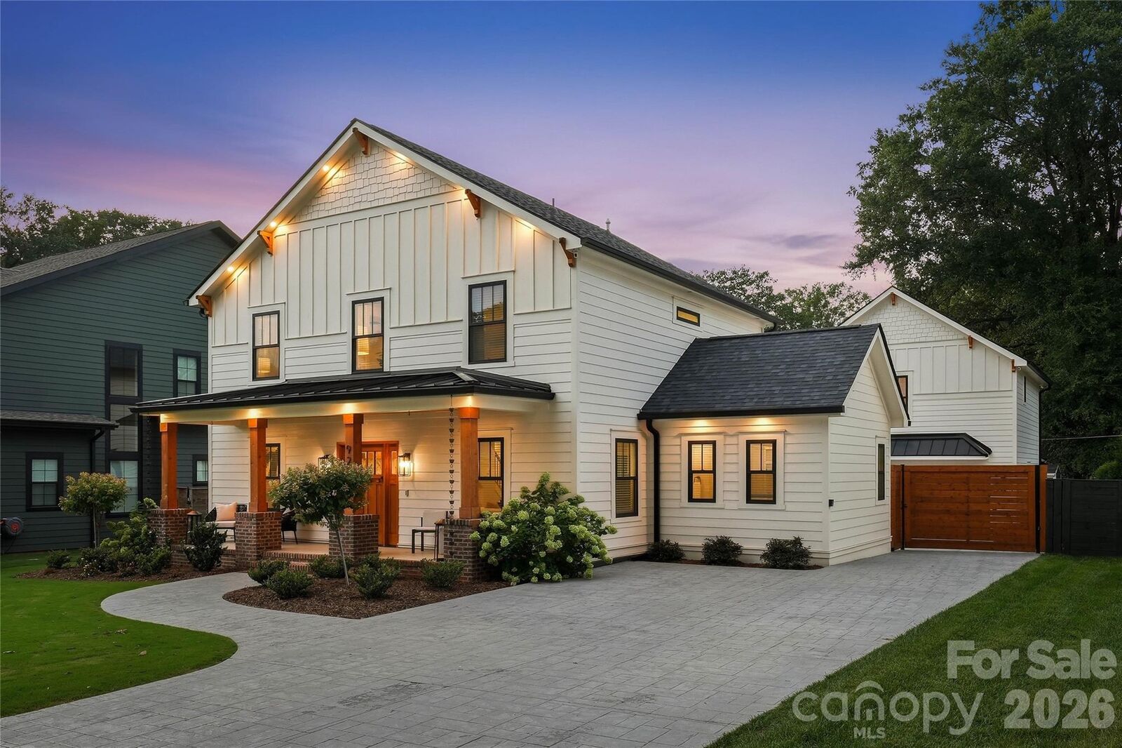 Property Photo:  921 Woodside Avenue  NC 28205 