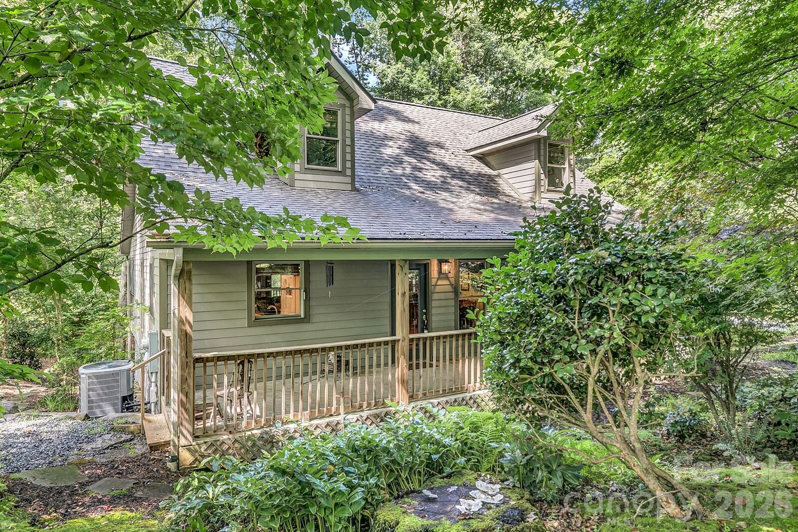 Property Photo: 779 Thissa Way NC 28712