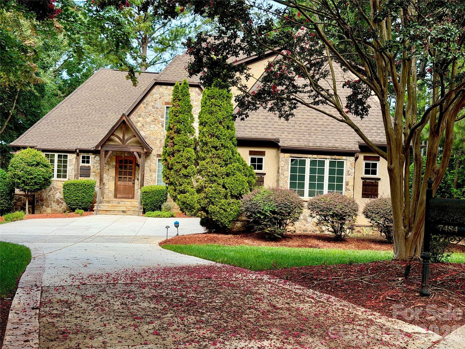 Property Photo: 7484 Cottonwood Drive NC 28037