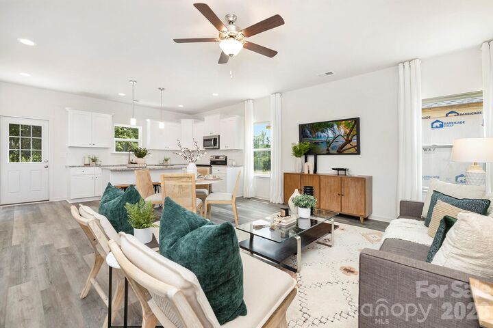 Property Photo:  613 E Ratchford Avenue  NC 28054 