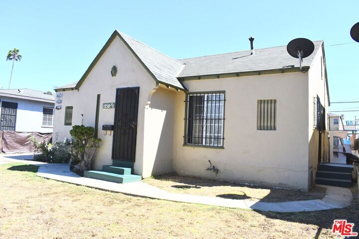 Property Photo:  1738 W 82nd St  CA 90047 