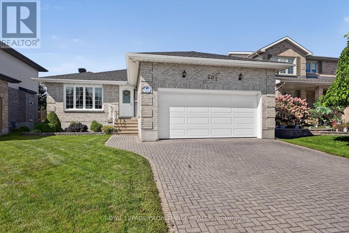 Property Photo:  202 Beley Street  ON K6V 6Z8 