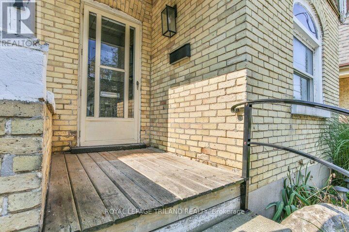 Property Photo:  24 Mount Pleasant Avenue  ON N6H 1C9 