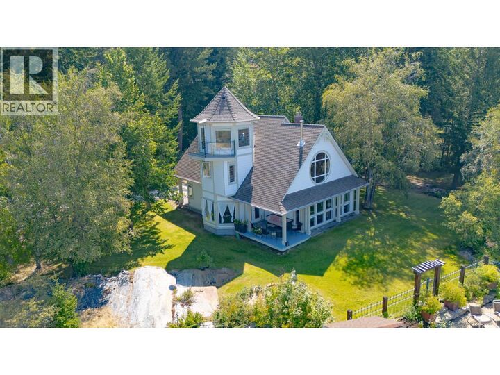 Property Photo: 114 Bear End Road BC V2A 8V6