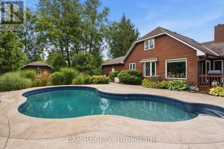 Property Photo: 960 Quigley Hill Road ON K4C 1H1