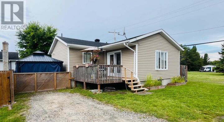 5 Glen Avenue — photo 1